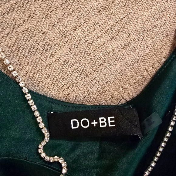 Do+Be Cowl Neck with Rhinestone Straps, Satin Emerald Green Top Sz Small - Picture 3 of 6